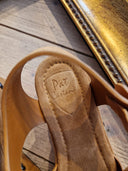 Sandalo clog in pelle scamosciata Patricia Castanà