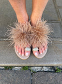 Sandalo gioiello taupe in pelle con piume Edouard Marcel