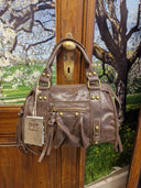 Borsa in pelle marrone con manici e tracolla