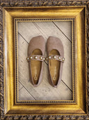 Ballerina in pelle scamosciata sabbia con borchie e cinturino
